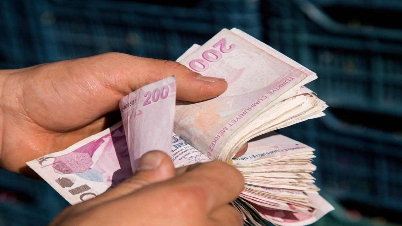 Aile Bakanlığı hesaplara 6.900 TL para yatırıyor! Hemen başvurun: Paranızı almak için tek yapmanız gereken…