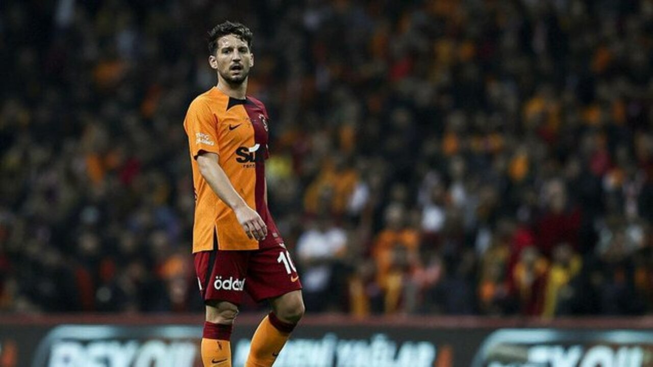 Dries Mertens bir sezon daha Galatasaray'da!