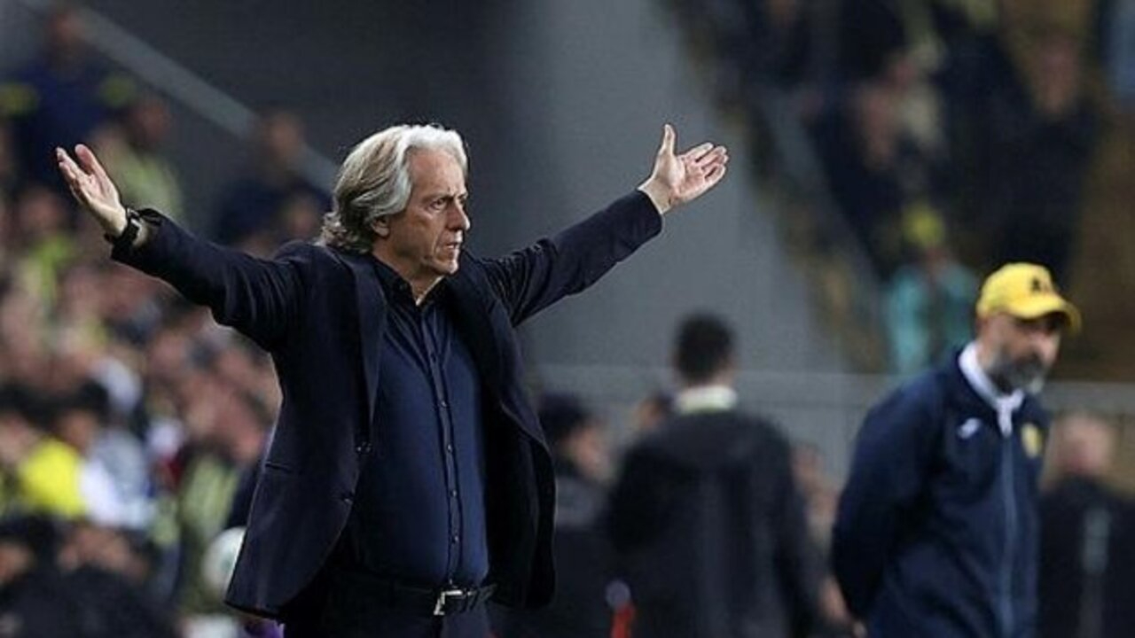 Fenerbahçe Teknik Direktörü Jorge Jesus Ankaragücü galibiyeti sonrası konuştu: Taraftarı anlamıyorum...