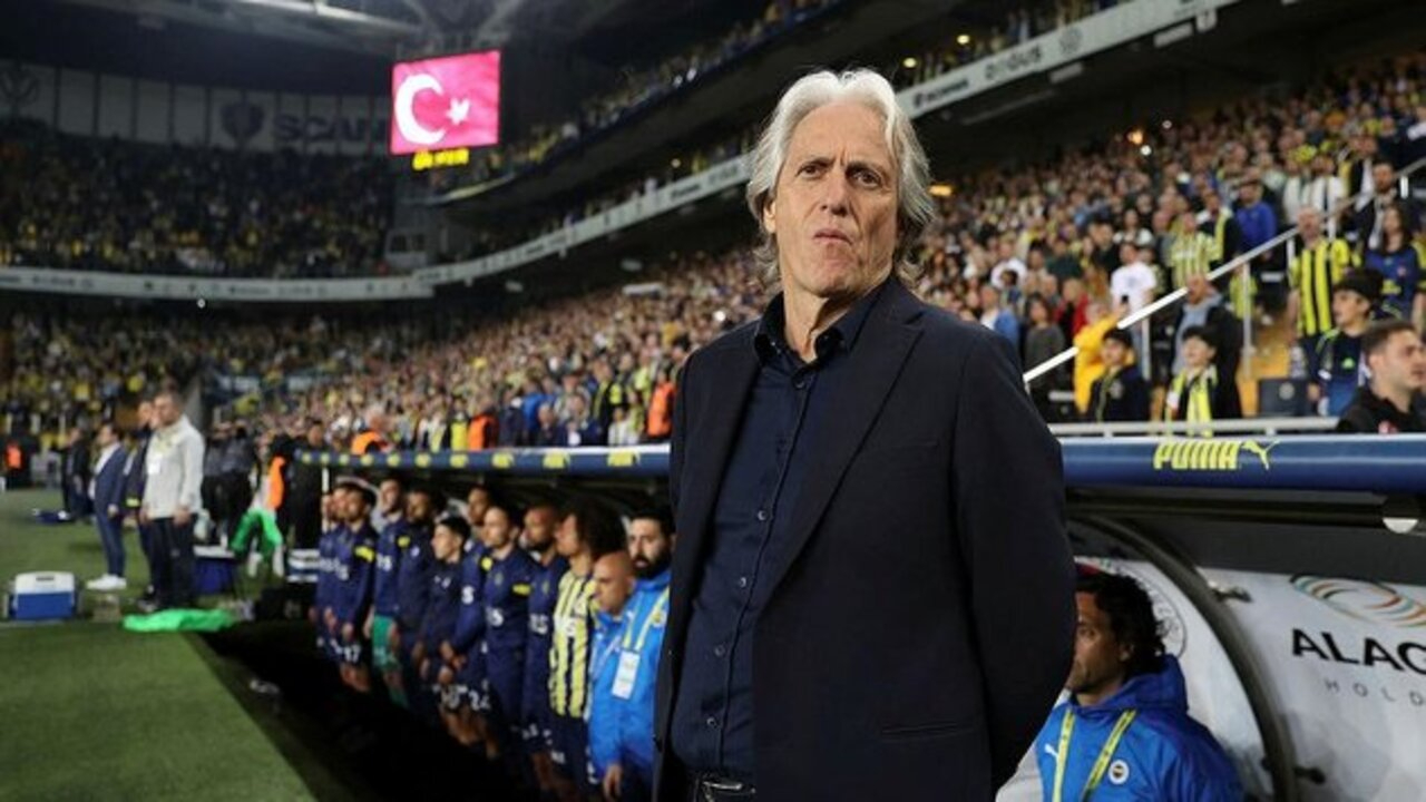 Fenerbahçe Teknik Direktörü Jorge Jesus'tan 'şartlı' devam kararı: Senaryo benim için farklı...