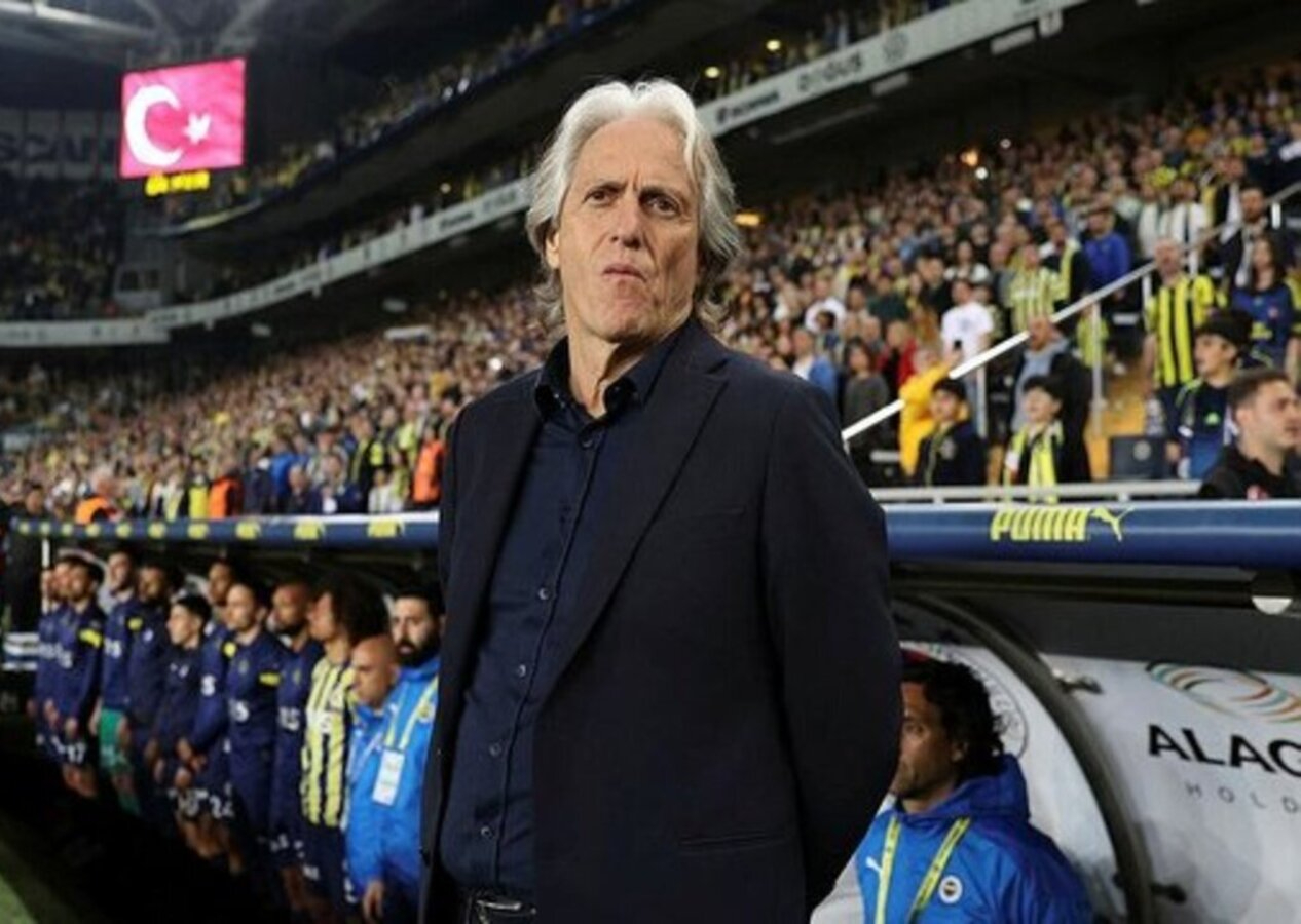 Fenerbahçe Teknik Direktörü Jorge Jesus'tan 'şartlı' devam kararı: Senaryo benim için farklı...