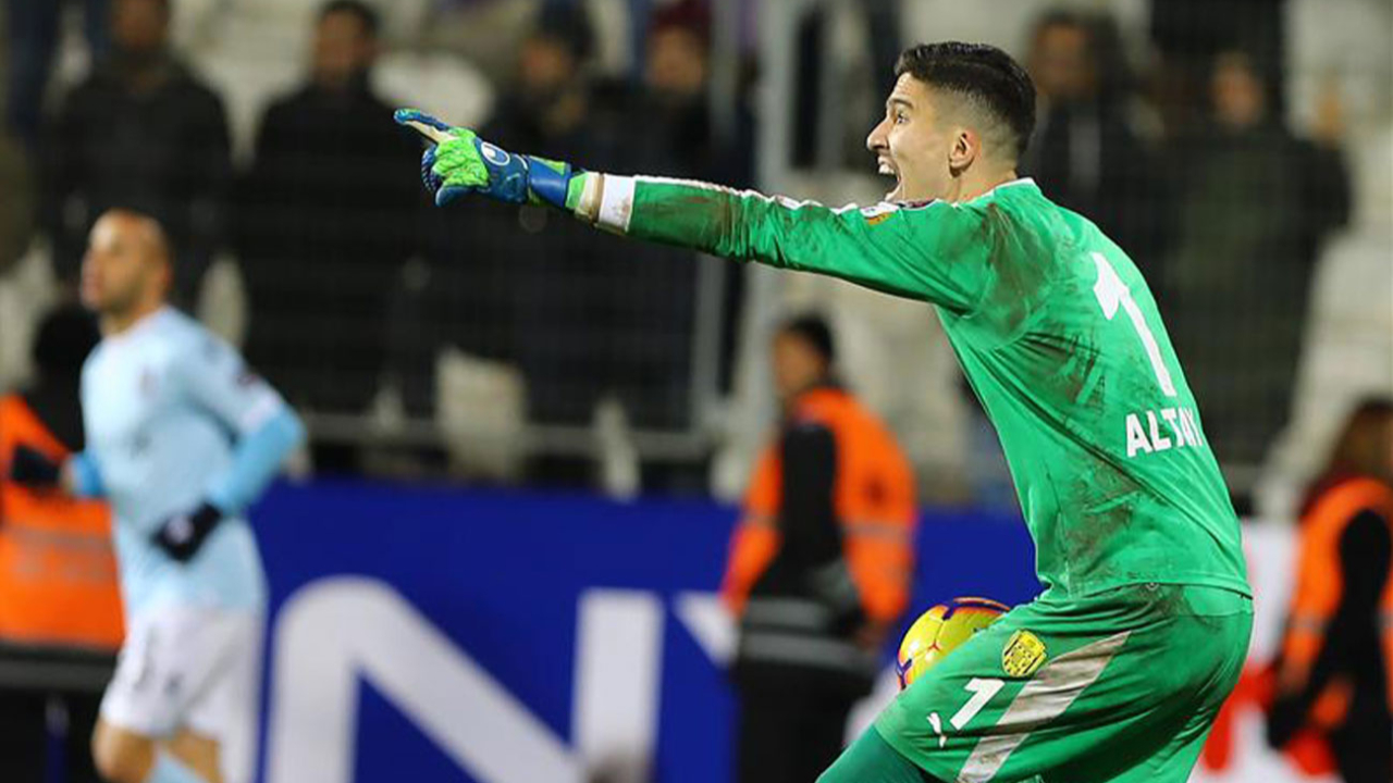 Altay Bayındır ameliyat olacak