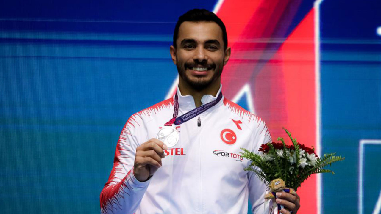 Milli cimnastikçi Ferhat Arıcan gümüş madalya kazandı
