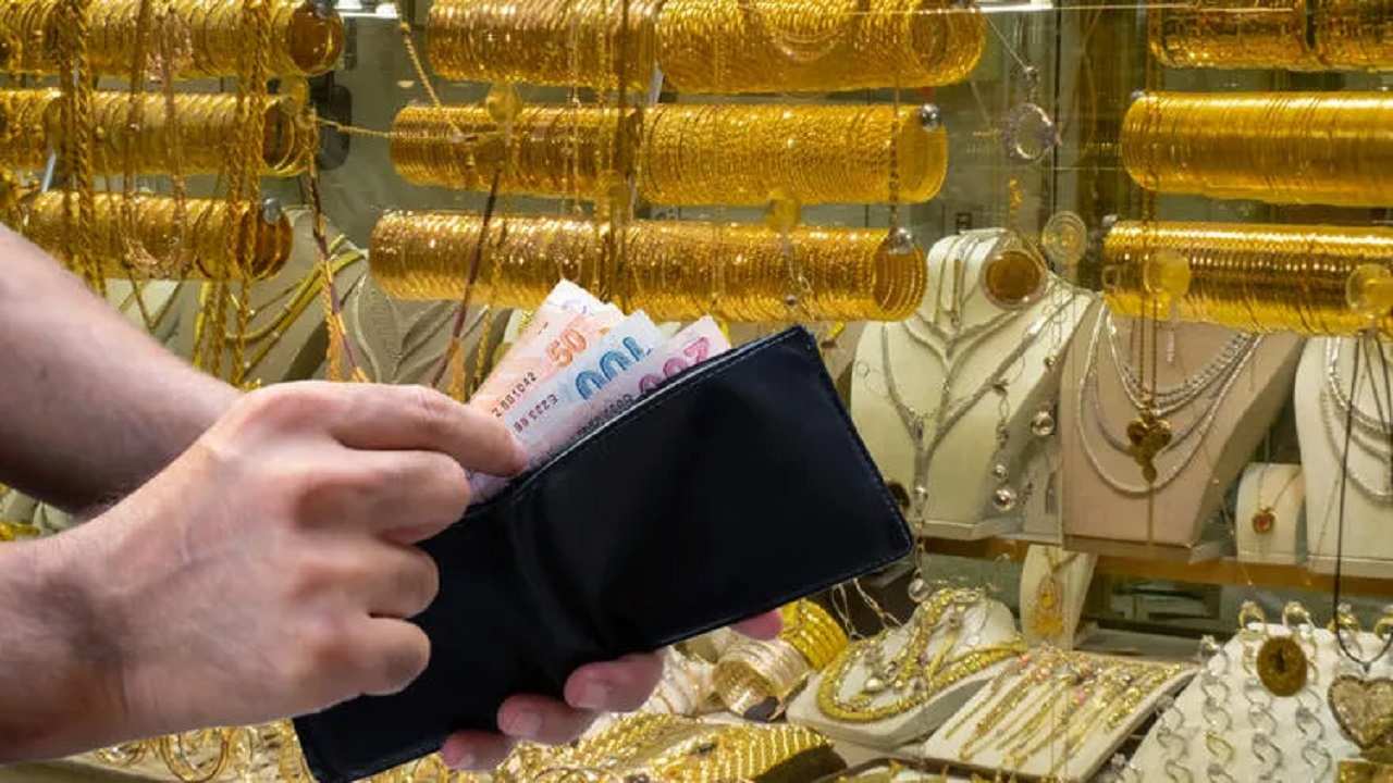 Ezber bozan altın fiyatlarına ilişkin yeni tahminler geldi! Dünyaca ünlü bankalar sene sonu beklentilerini güncelledi!