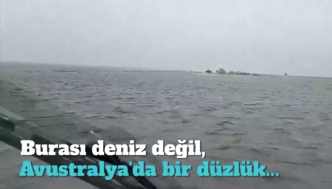 Burası deniz değil, Avustralya'da bir düzlük!