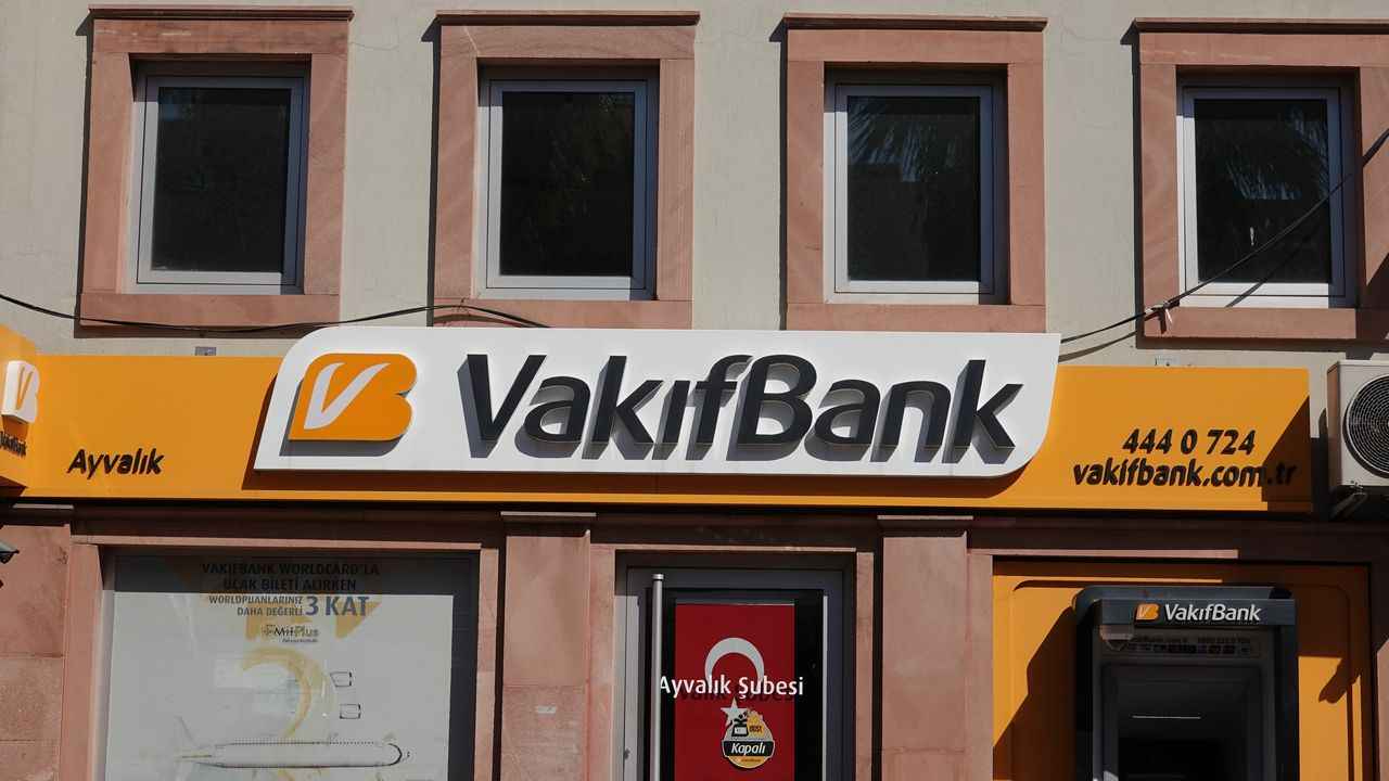 Vakıfbank'tan bayram müjdesi geldi! İki bayram arası taksit ödemek yok! 125 bin TL, tek SMS ile hesaplarınıza yatacak!