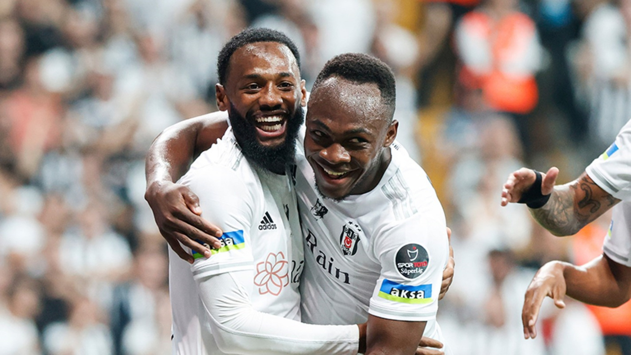 Beşiktaş'ta iki isim ile yollar ayrılıyor! Biletleri kesildi...