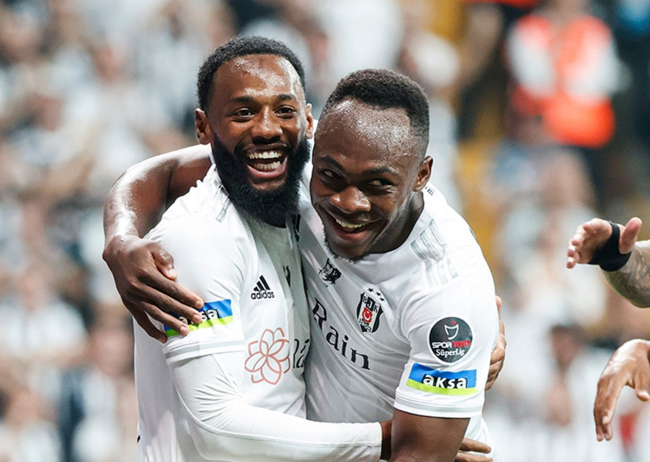 Beşiktaş'ta iki isim ile yollar ayrılıyor! Biletleri kesildi...