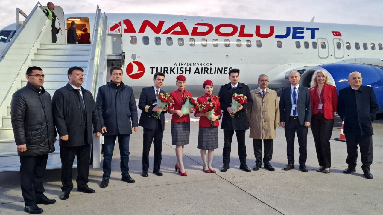 AnadoluJet Ankara Taşkent arası ilk seferini yaptı! İlk uçak törenle karşılandı