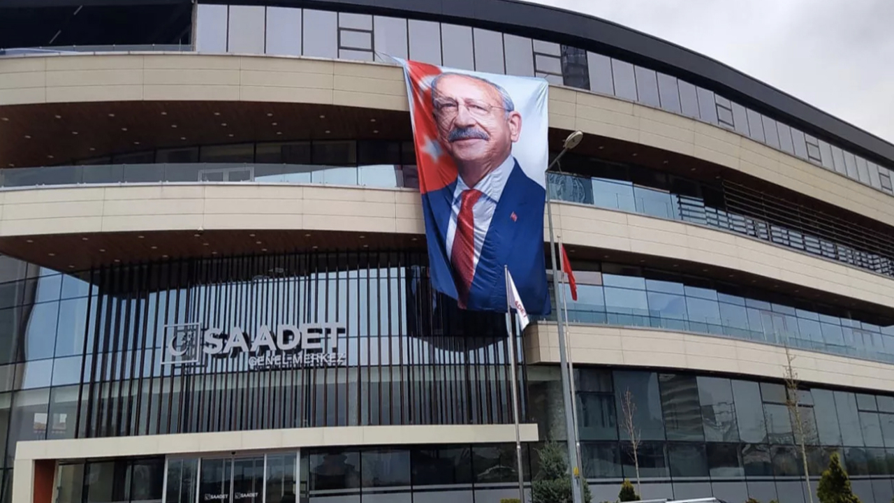 Saadetliler bunu da gördü! Genel Merkez'e Kılıçdaroğlu posteri asıldı
