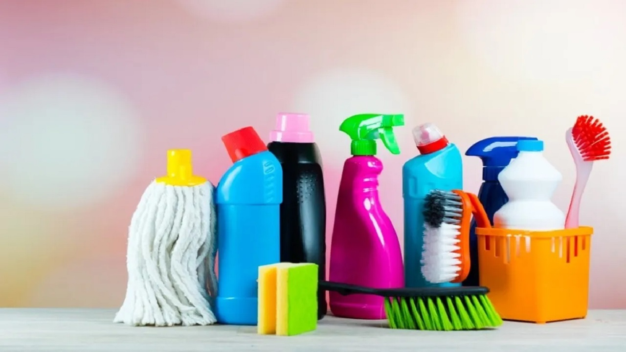 Tatil temizliğiniz için deterjanlara para yağdırmayın! Etkili ve sağlıklı deterjanı evde kendiniz yapın! İşte kesenizi rahatlatacak tarif…