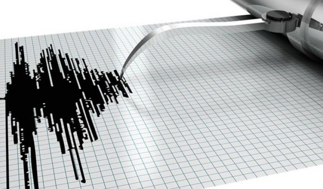 Ege Denizi'nde 5 şiddetinde deprem...