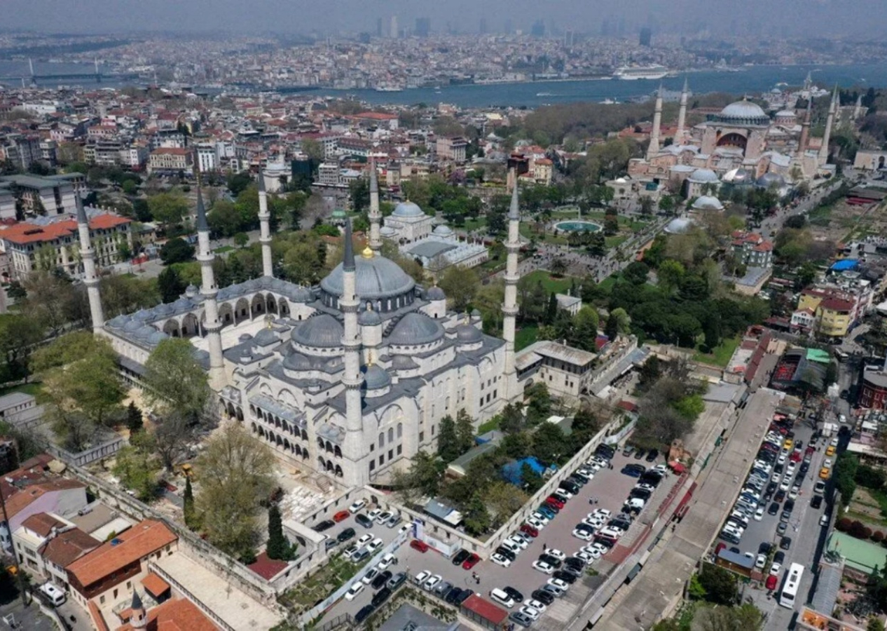 5 Yıllık restorasyon tamamlandı! Sultanahmet Cami bugün Cumhurbaşkanı Erdoğan'ın katılımıyla Cuma namazı yeniden ibadete açılıyor