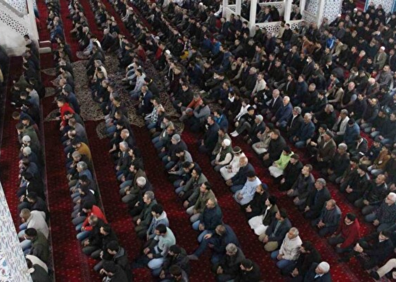 Teşrik tekbiri nedir? Teşrik tekbiri nasıl okunur? Teşrik tekbiri farz mı?