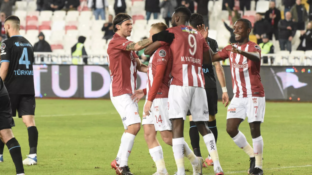 Trabzonspor Sivas'ta bozguna uğradı!