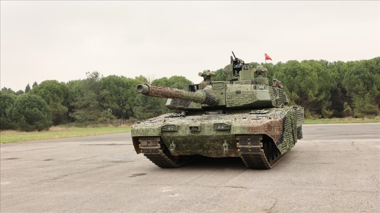 Milli Savunma Bakanı Akar: İlk Altay tankını 23 Nisan’da teslim alacağız
