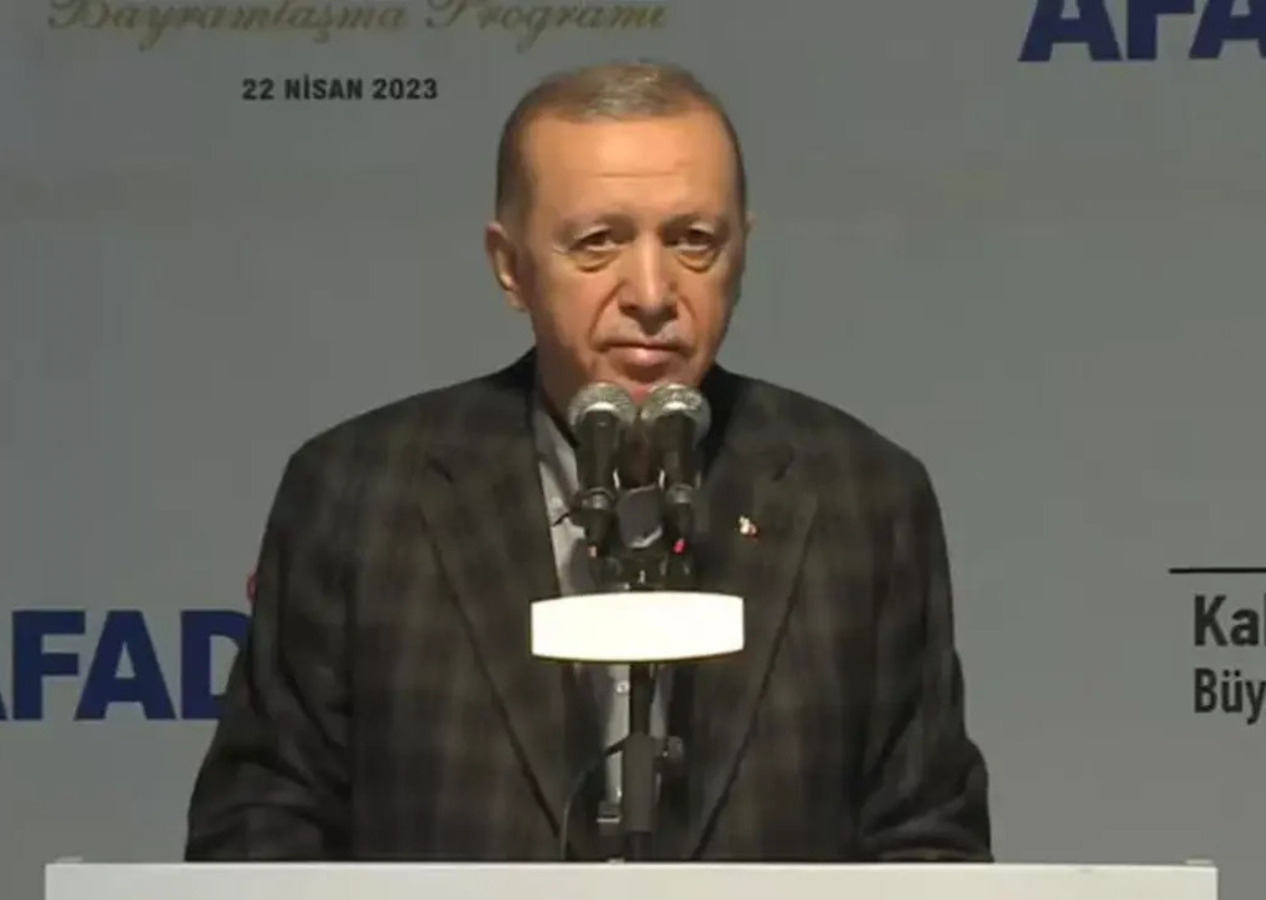 Cumhurbaşkanı Recep Tayyip Erdoğan: Karanlık pazarlıklarını gizlemek için mezhep tartışması açıyorlar...