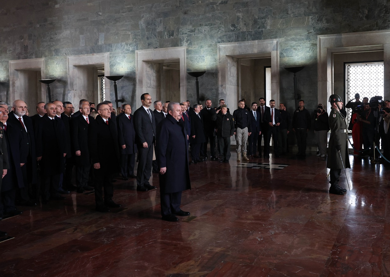 TBMM'nin açılışının 103. yılında devlet erkanı Anıtkabir'de!