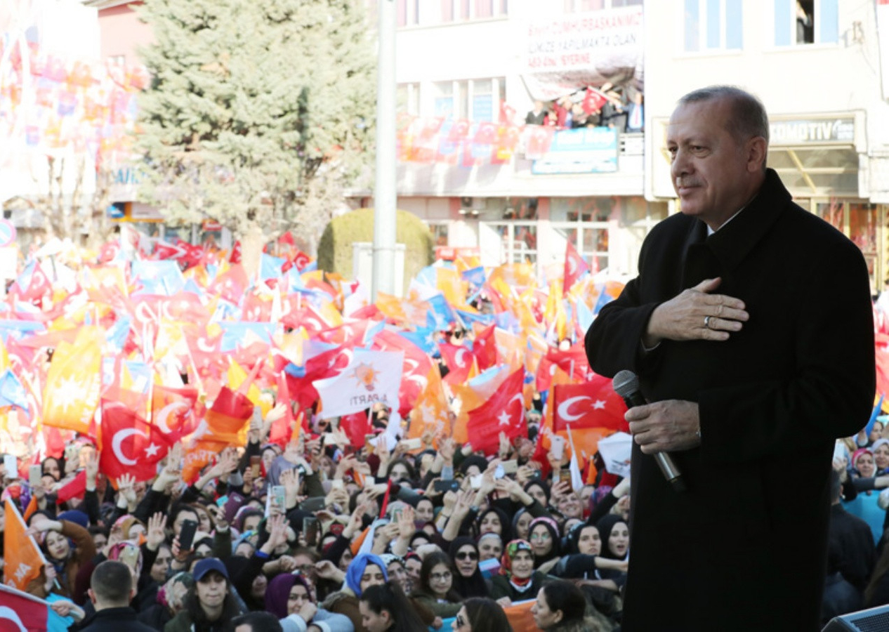AK Parti'nin yeni seçim şarkısı büyük beğeni topladı! Uğur Işılak besteledi: Bu yüzyılın adı Türkiye olsun