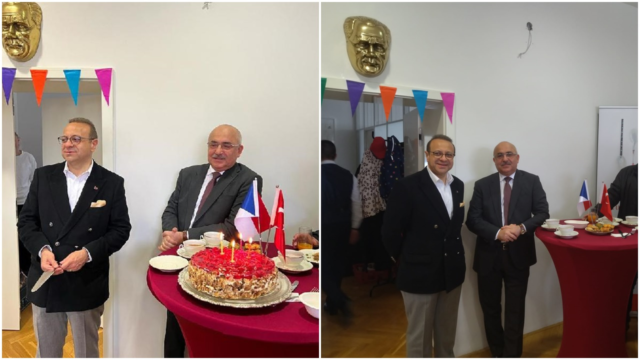 Prag’da Egemen Bağış’a doğum günü sürprizi