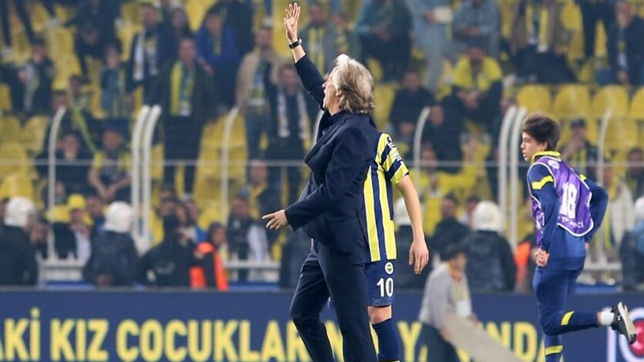 Jorge Jesus ile Fenerbahçeli taraftarlar arasında gerginlik!