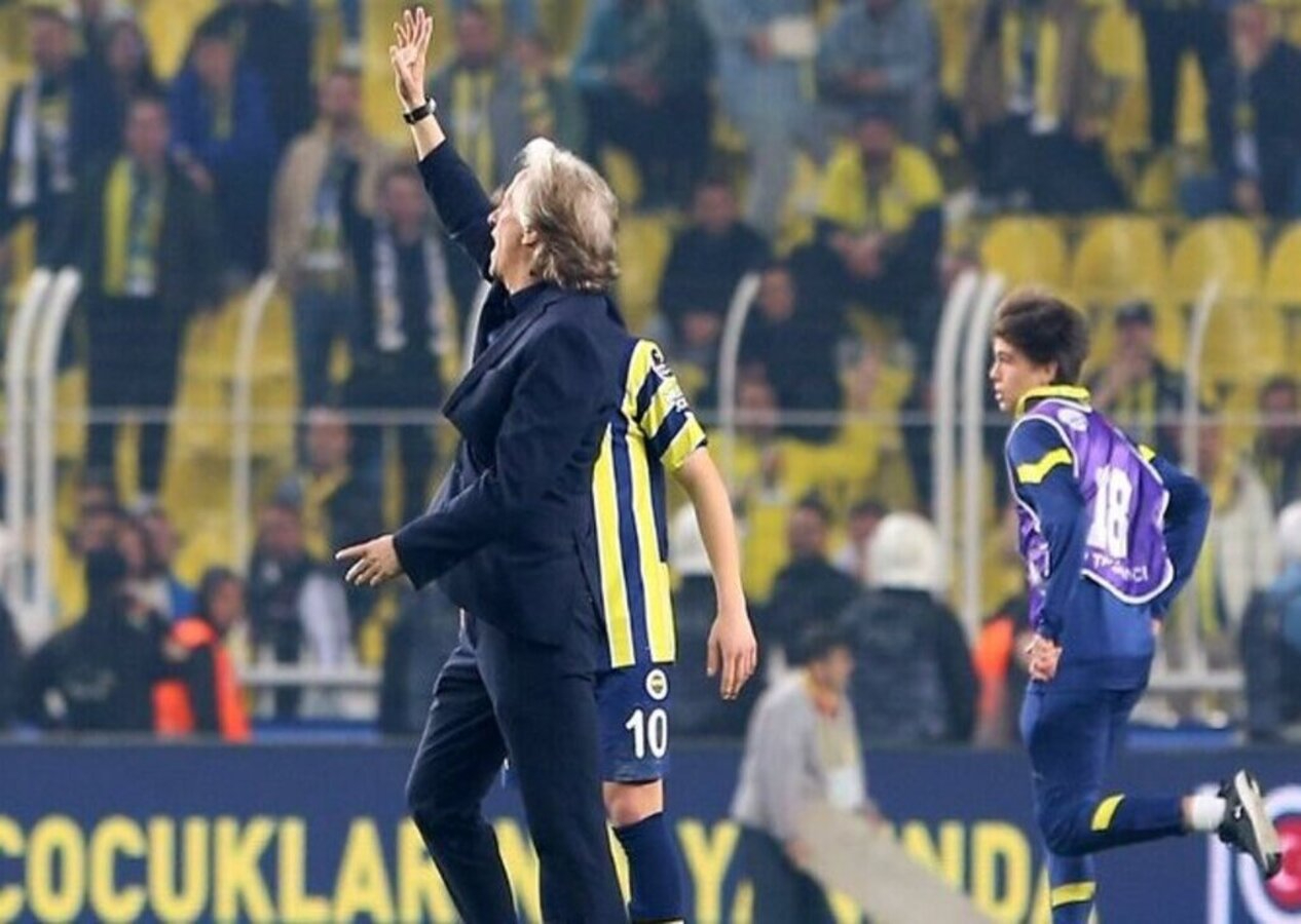 Jorge Jesus ile Fenerbahçeli taraftarlar arasında gerginlik!