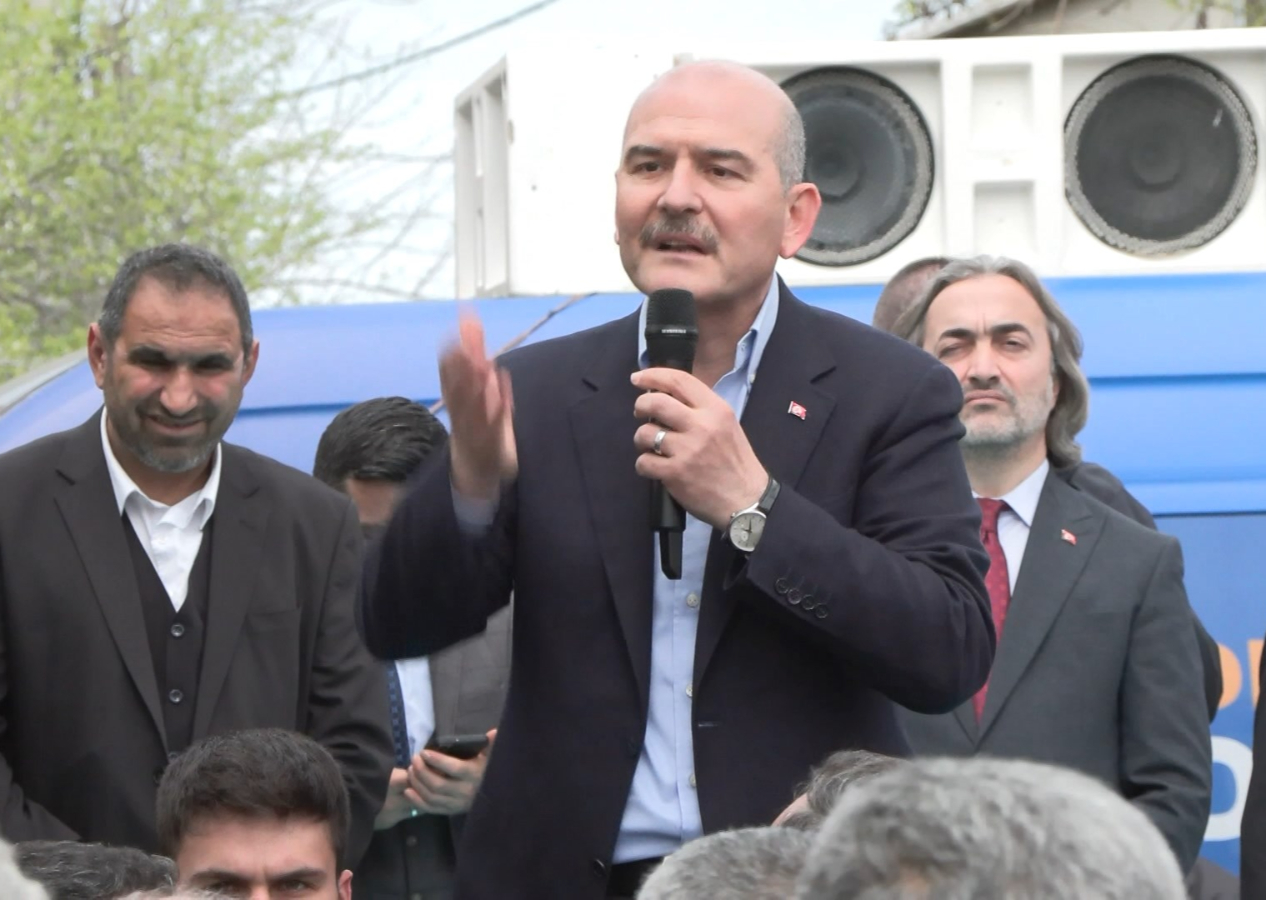 Bakan Soylu: Terör kıyafetini giymiş birisini daha milletvekili adayı yapmışlar