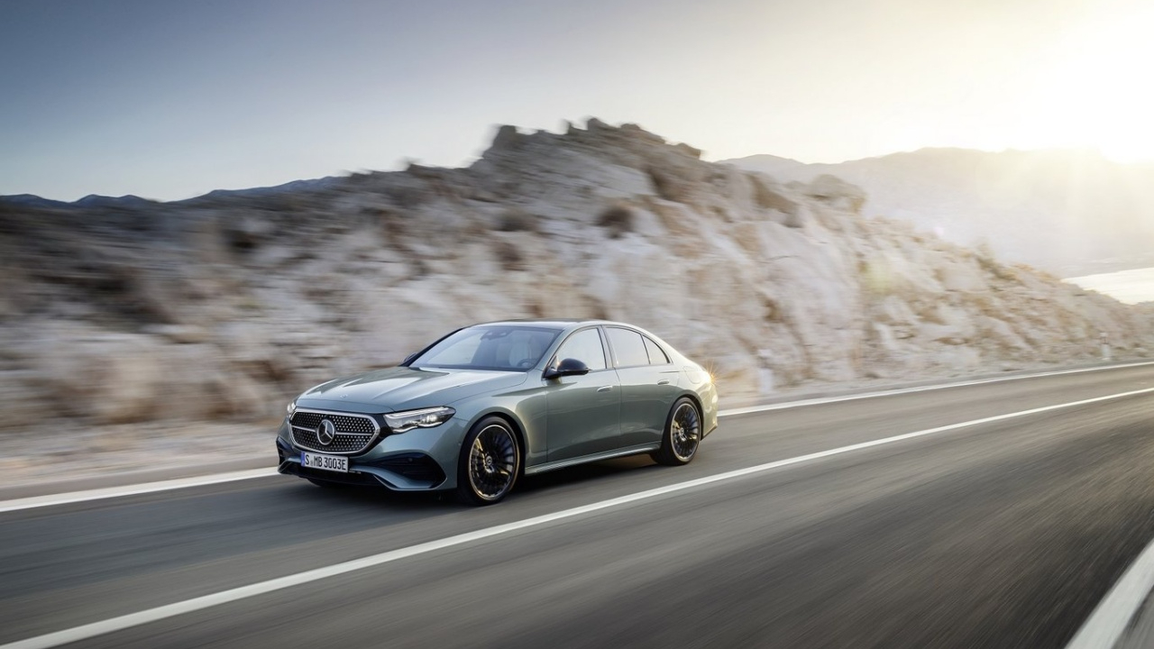 Türkiye'ye özel motor seçeneği! Yeni Mercedes E-Serisi resmen tanıldı