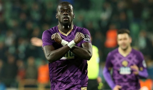Galatasaray Süper Lig'den futbolcuyu 7 milyona kadrosuna kattı