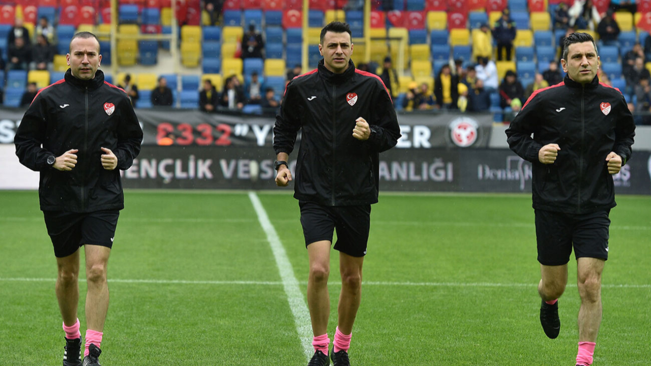 Beşiktaş - Galatasaray derbisinin hakemi belli oldu