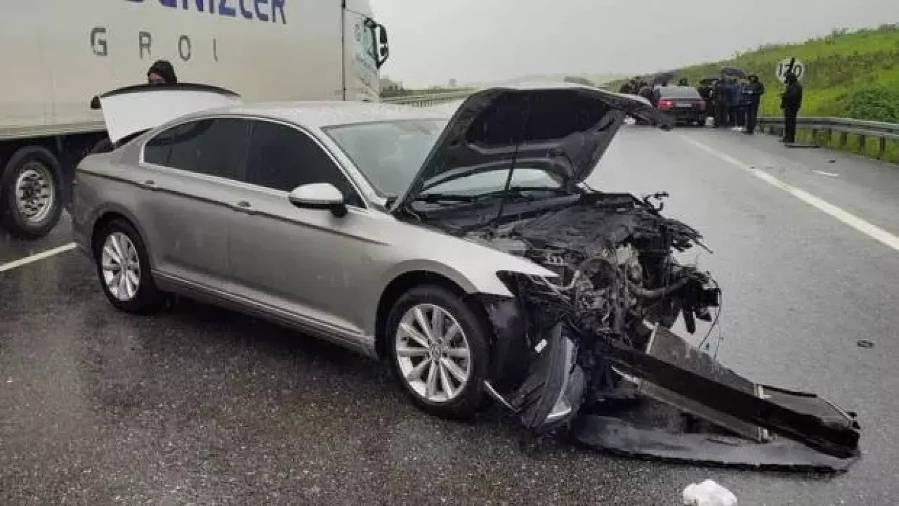 AK Parti Balıkesir Milletvekili Mustafa Canbey trafik kazası geçirdi!