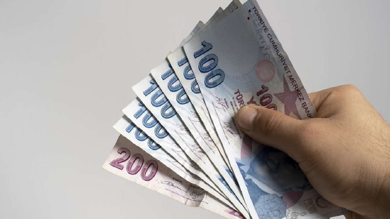 Faizsiz nakit arayışında olanlara son teklif! 15 bin TL faizsiz nakit avansa ek 100 bin TL ihtiyaç kredisi verilecek!