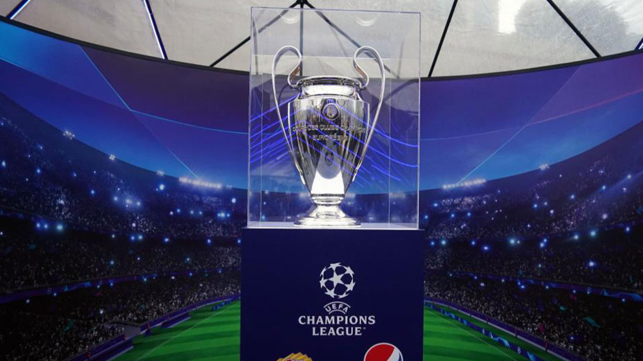UEFA Şampiyonlar Ligi kupası İstanbul'da