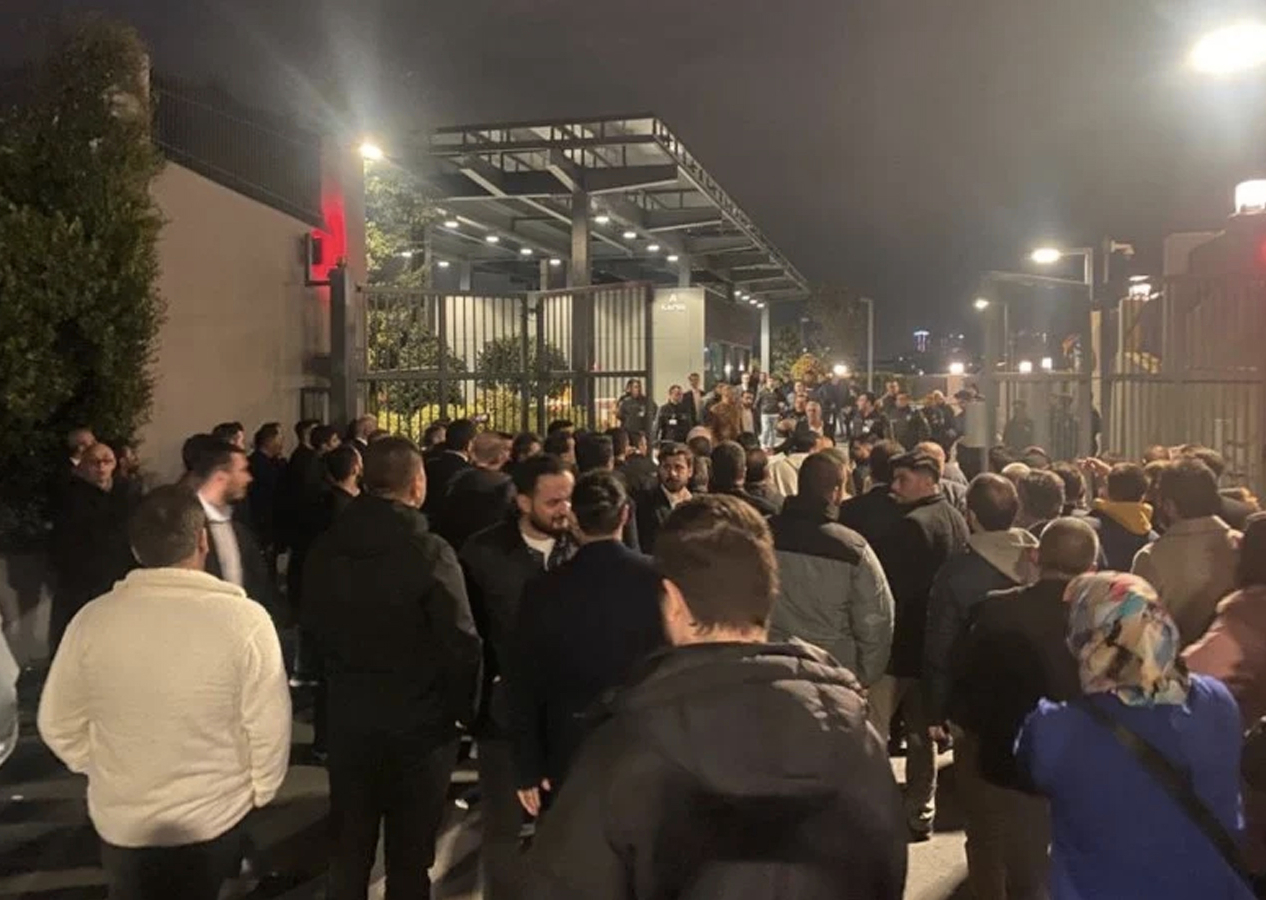 Onur Erim'in Meral Akşener sözleri İYİ Partili'leri kızdırdı: Turkuvaz Medya önünde protesto etmek için toplandılar