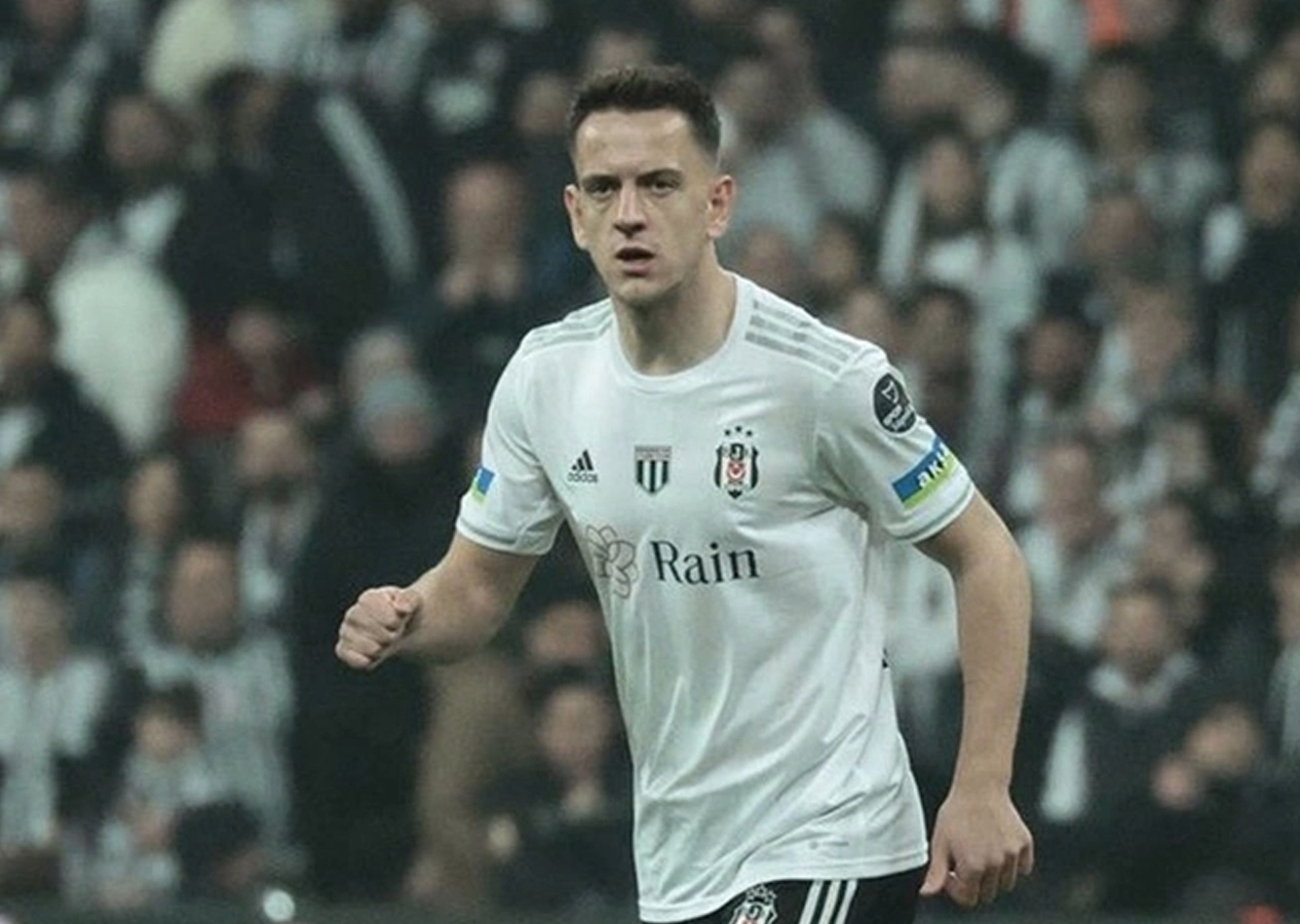 Beşiktaşlı futbolcu trafik kazası geçirdi!