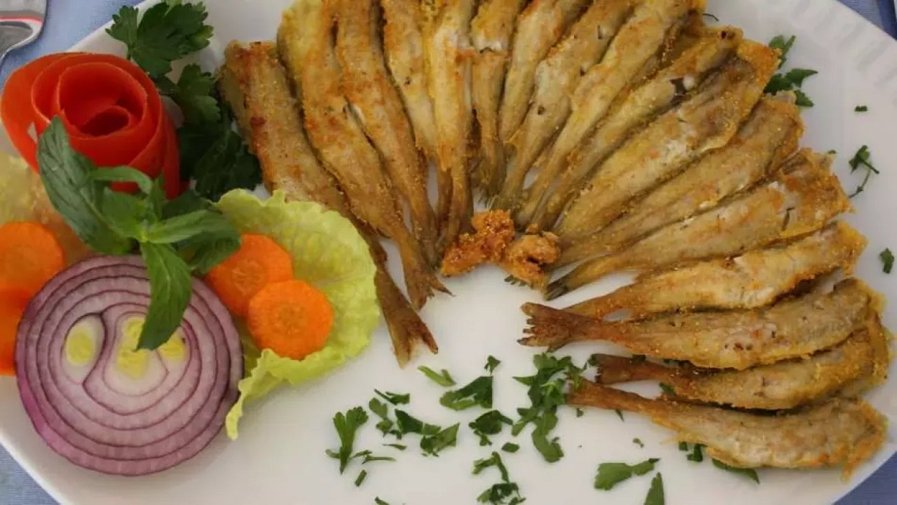Mezgit balığı sevenler, bu tarifi mutlaka denemeli! Mezgit tava yapmanın püf noktaları…