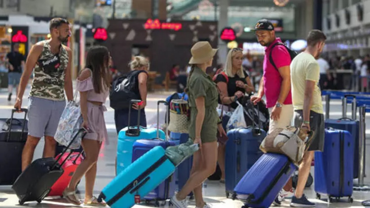 Bacasız sanayi dolar basıyor! Turizm geliri % 32,3 arttı