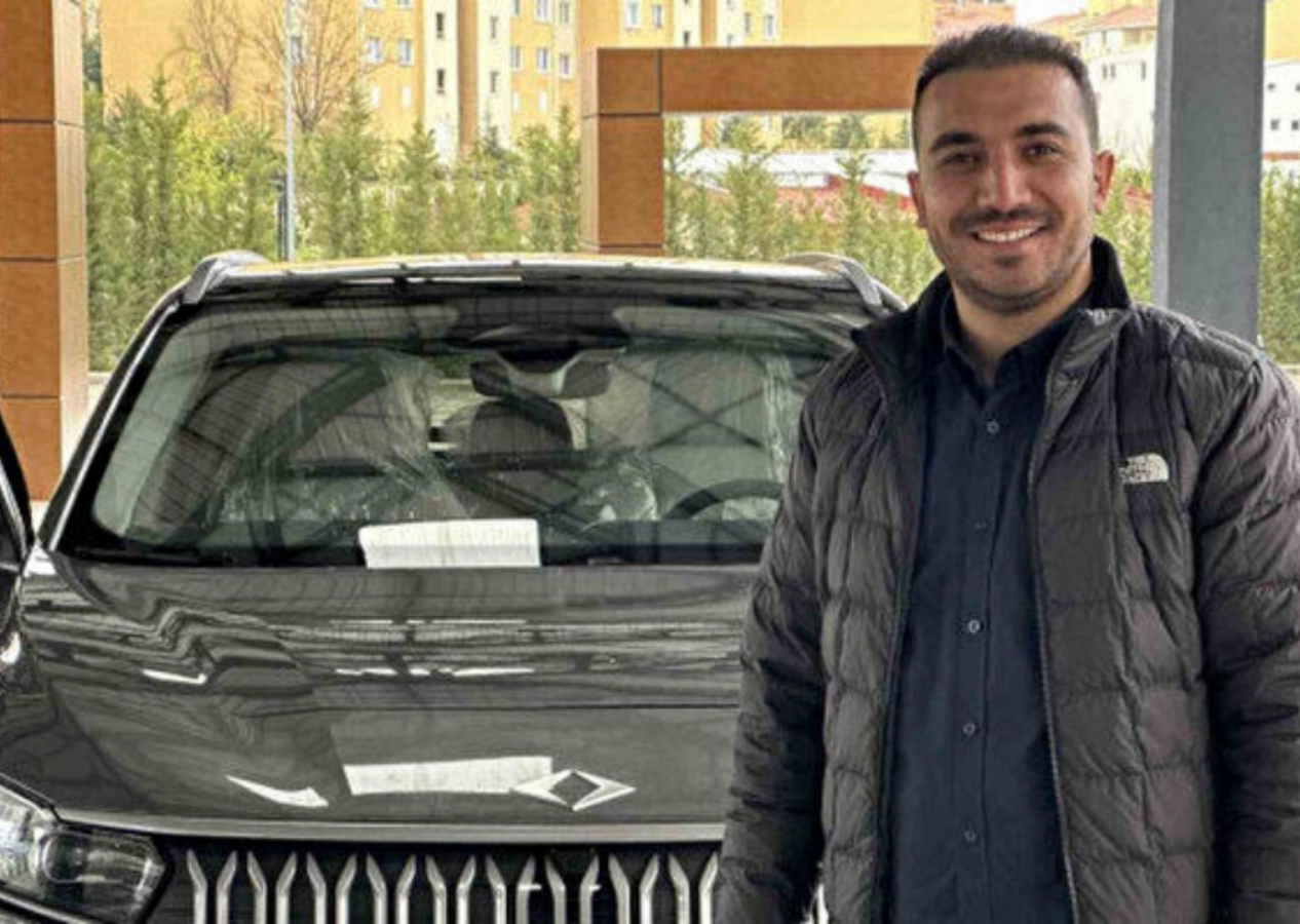Togg'da ilk teslimat heyecanı! Yerli otomobil Elazığ'da ilk sahibine teslim edildi