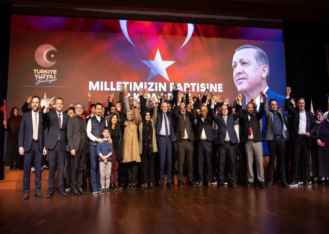 Yüzlerce kişi istifa edip AK Parti'ye katıldı!