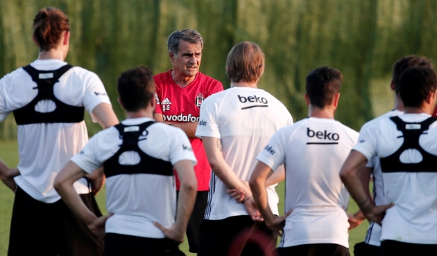 Beşiktaş'ta 2 ismin bileti kesildi!