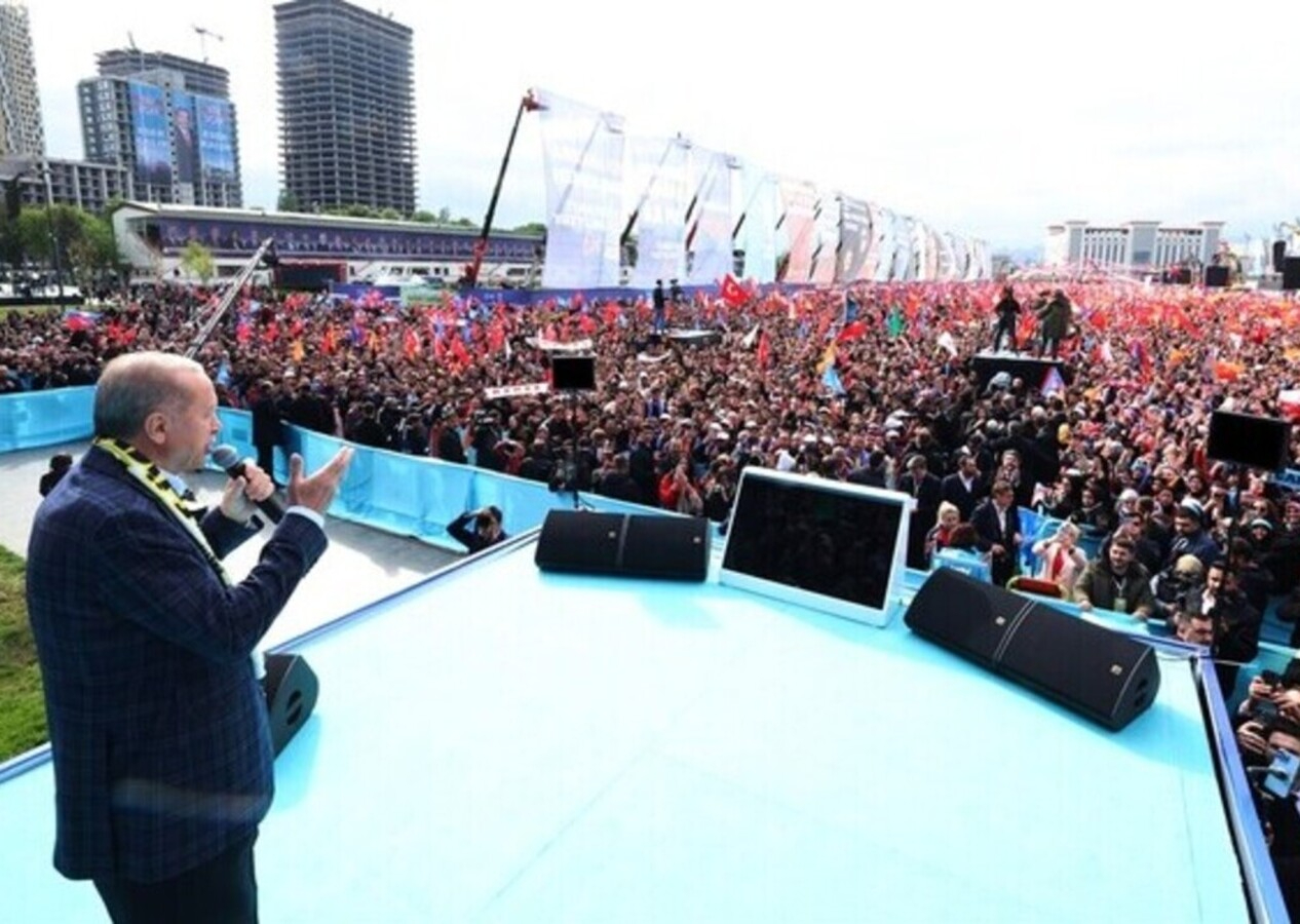 Görülmemiş bir coşku.. Görülmemiş bir sevgi… Ankara sel oldu aktı!