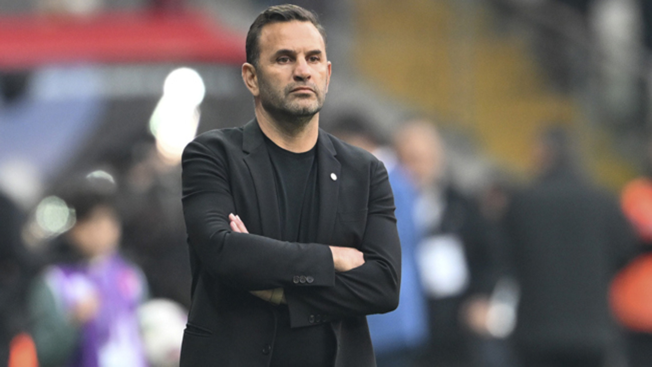 Galatasaray Teknik Direktörü Okan Buruk Beşiktaş mağlubiyeti sonrası konuştu: Başımız dik, ligde lider durumdayız...