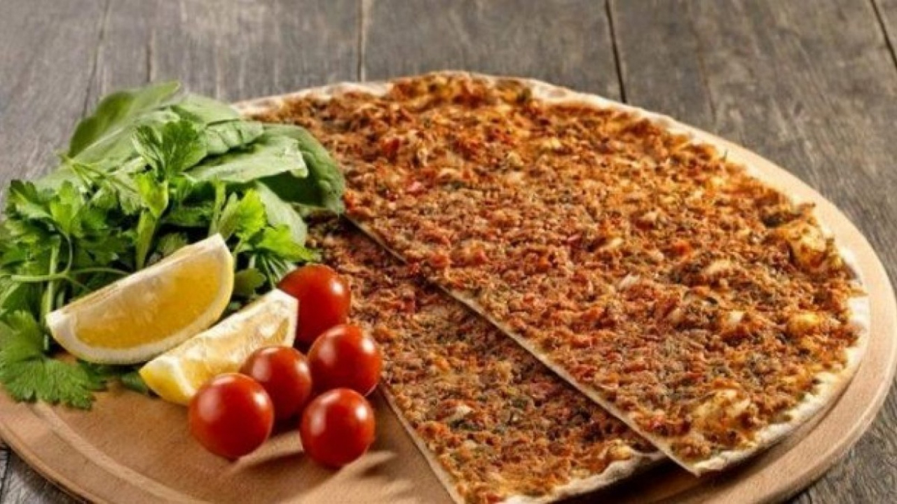 Geçen sene 200 TL'den satılıyordu! Bodrum'da lahmacun fiyatı daha da arttı