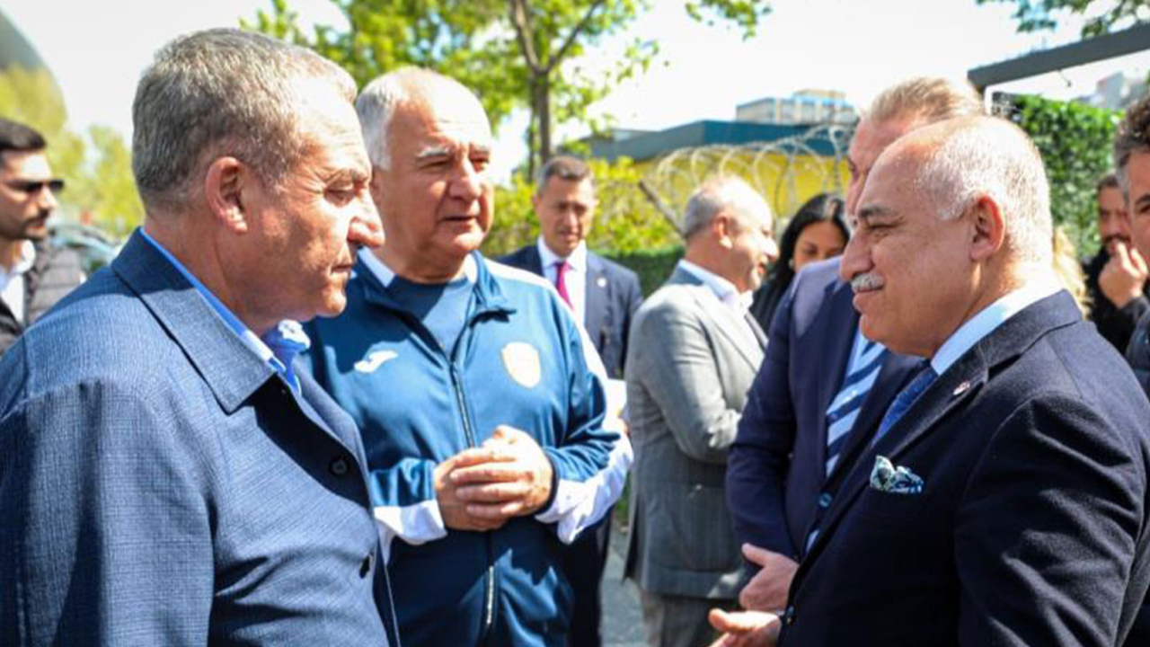 Mehmet Büyükekşi: Biz hiç kimseden, hiçbir şekilde etkilenmeyiz