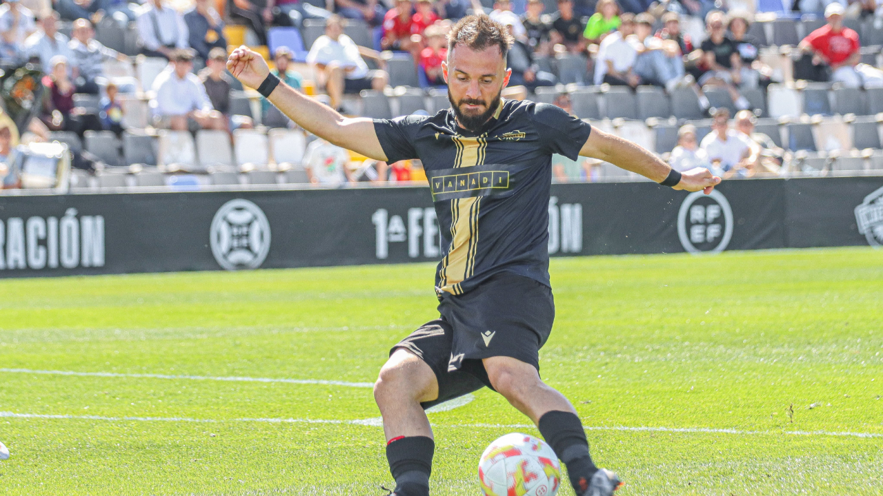 Emre Çolak 3. Lig ekibinde de tutunamadı