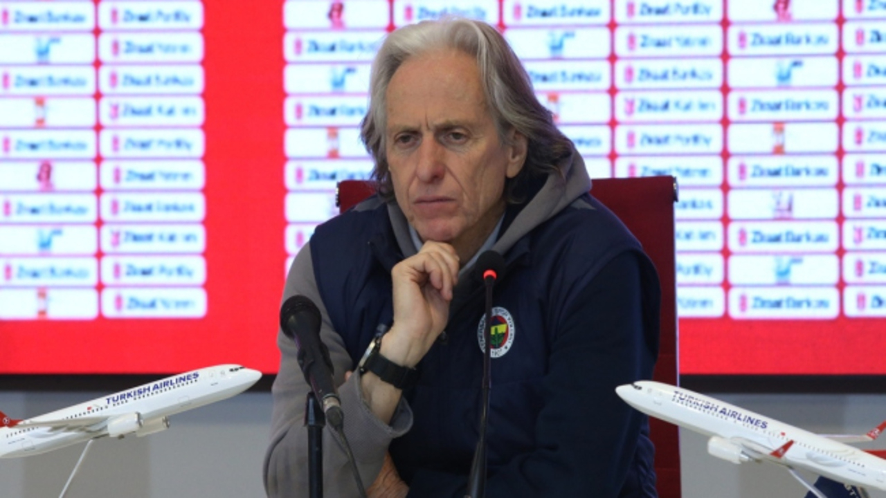 Fenerbahçe Teknik Direktörü Jorge Jesus Sivasspor beraberliği sonrası konuştu: Hepimiz bir ihtimale inanıyoruz...