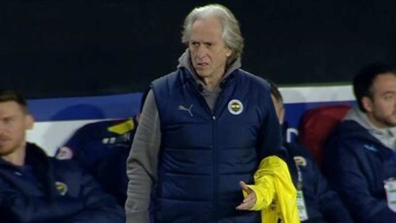 Fenerbahçe Teknik Direktörü Jorge Jesus Sivasspor maçı öncesi konuştu: Lig kadar önem veriyorum...