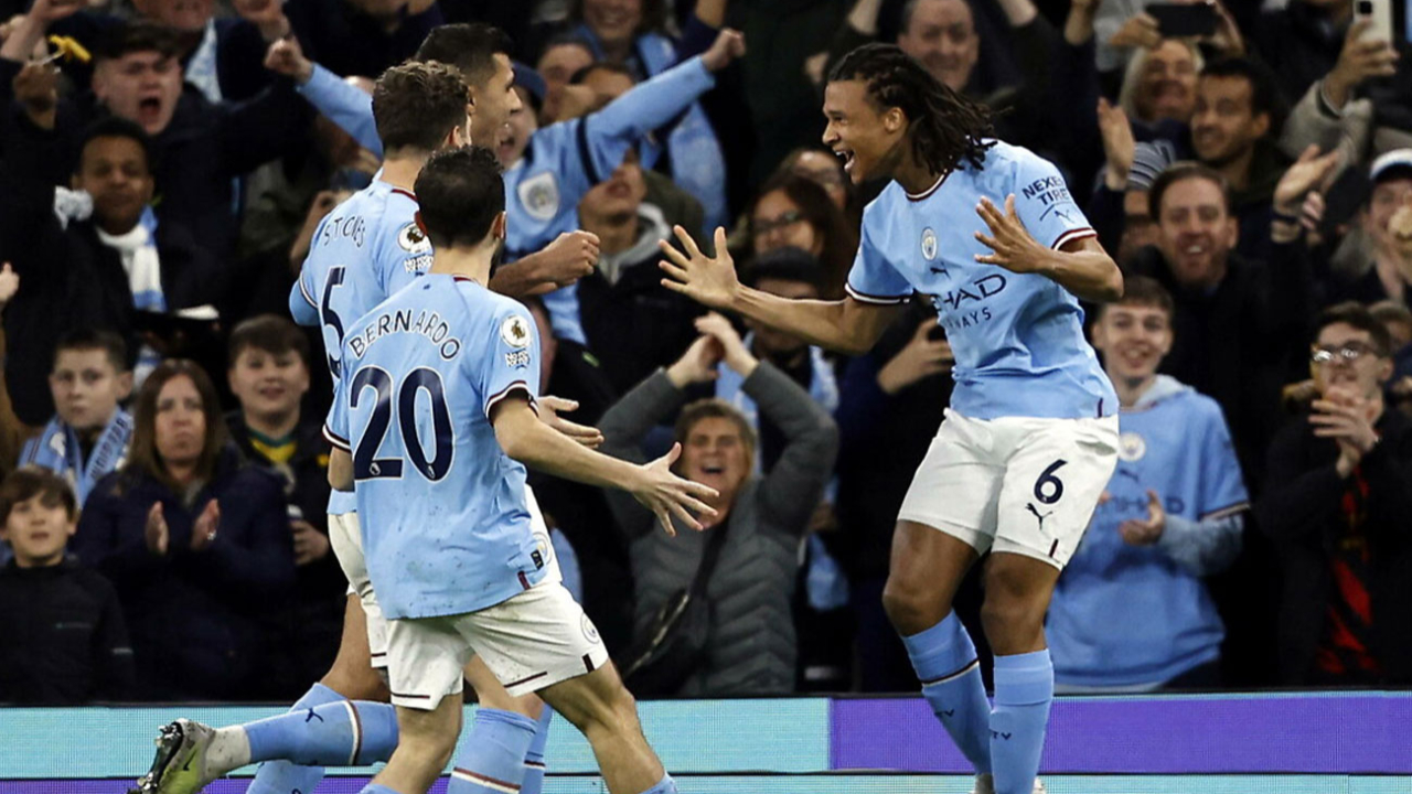 Manchester City liderliği devraldı
