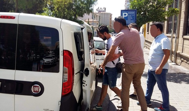 PTT'de ''Hero'' tişörtü gözaltısı...