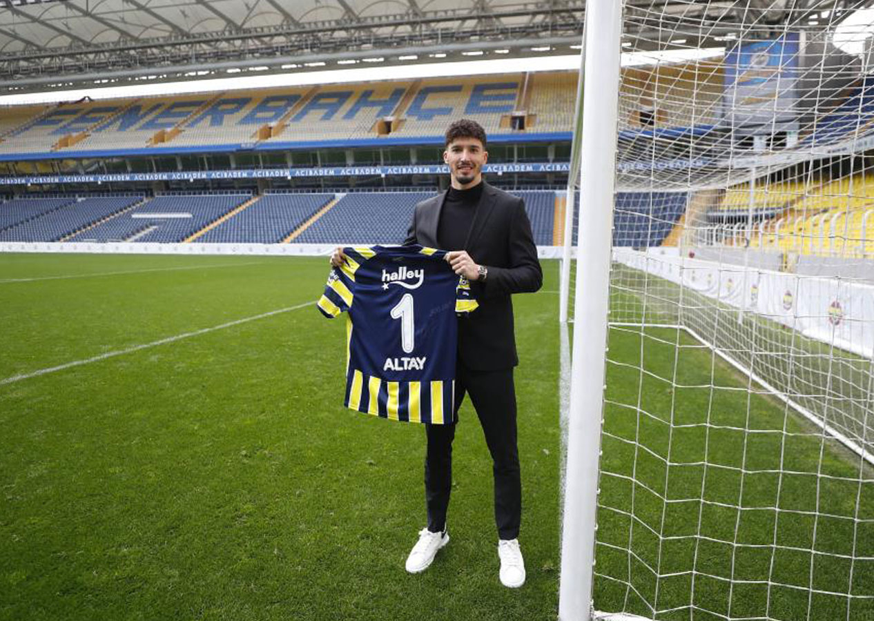 Fenerbahçe'de Altay Bayındır'a şok haber! Kimse beklemiyordu...